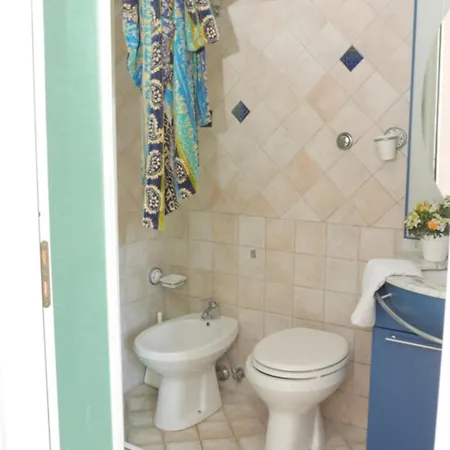 Charming For 6 Guests Baia Villa